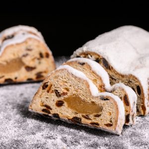 Großer Marzipanstollen